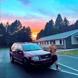 Meet your Posher, Justin